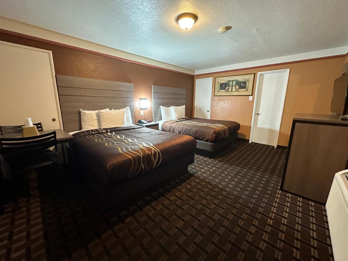 New Corral Motel Victorville Dış mekan fotoğraf